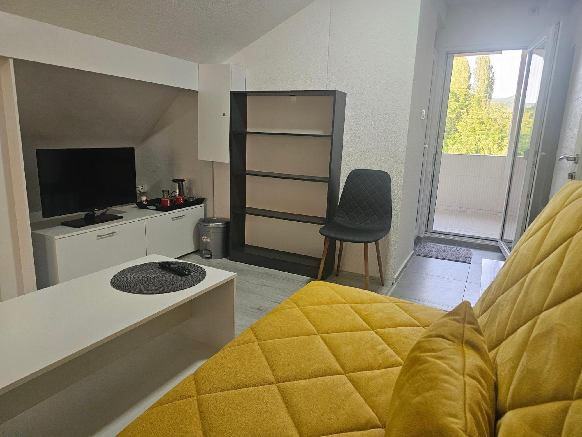 East Gate Apartment *