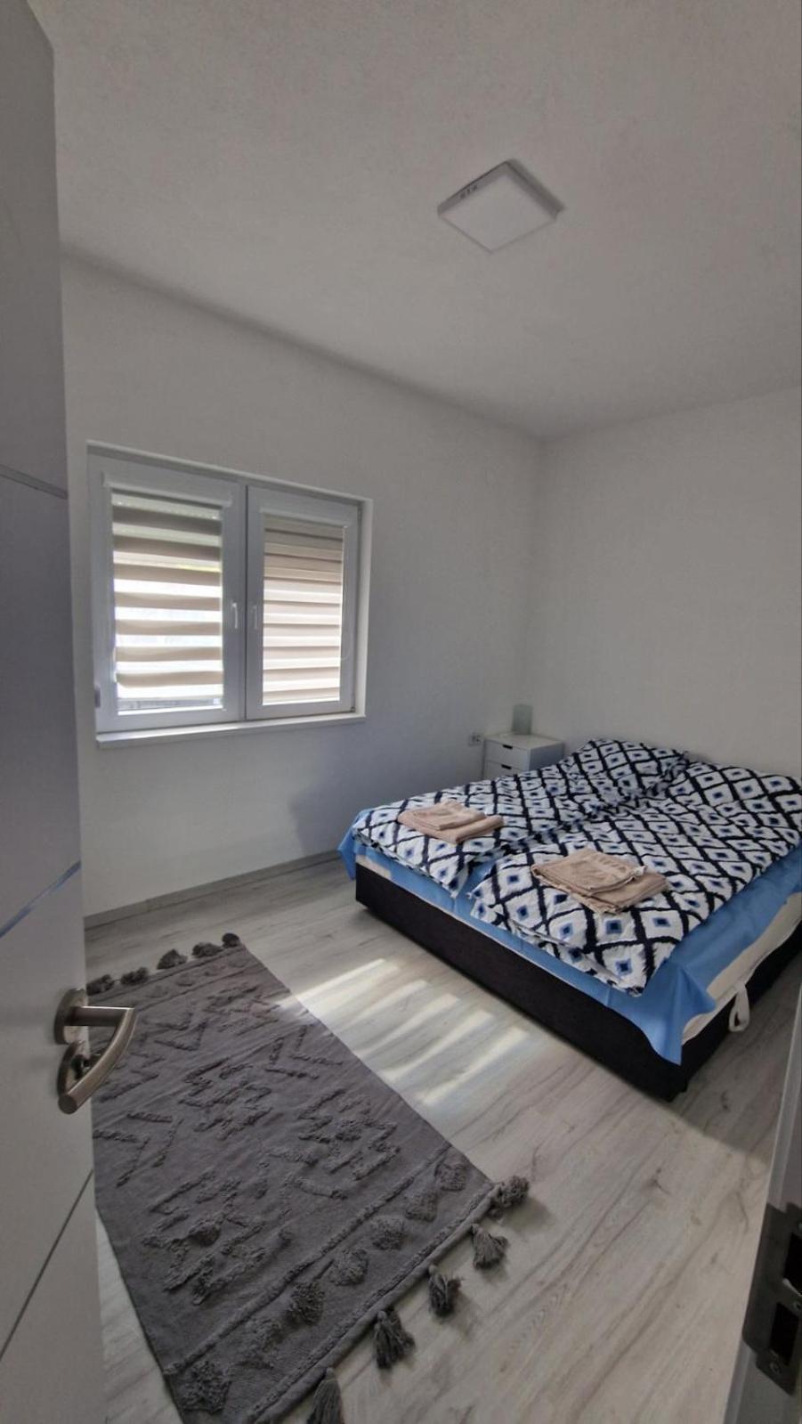 East Gate Apartment *