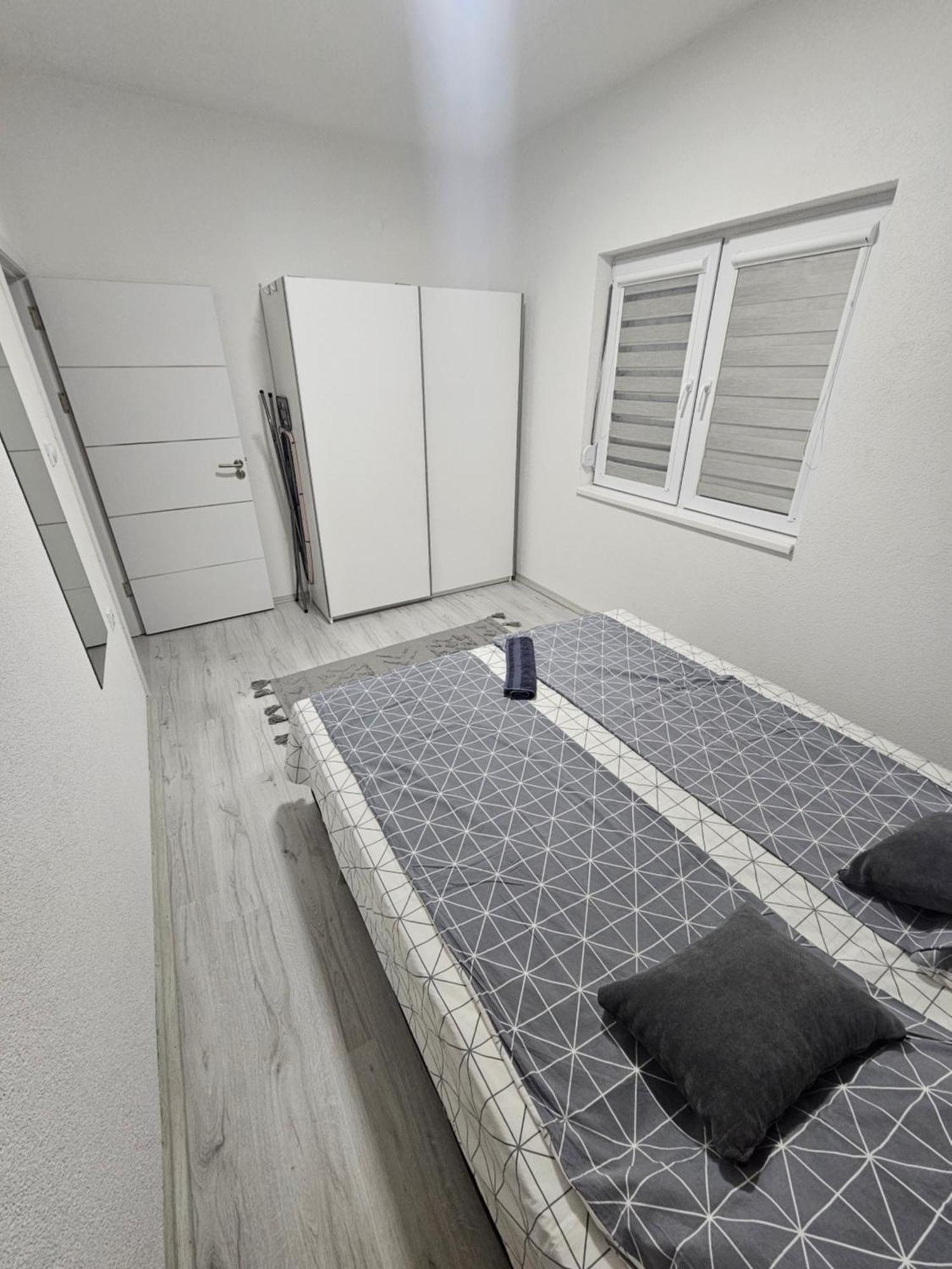 East Gate Apartment *